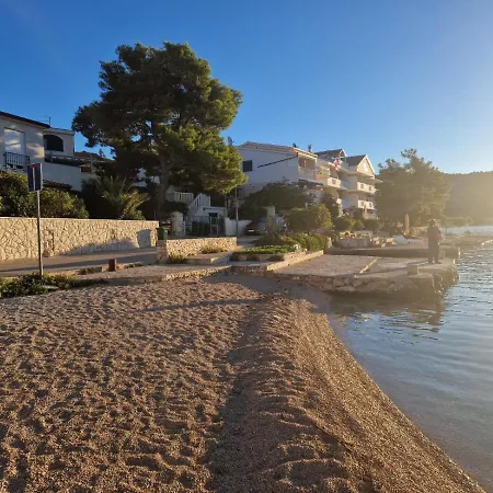 Delfin * Rogoznica (Sibenik-Knin)