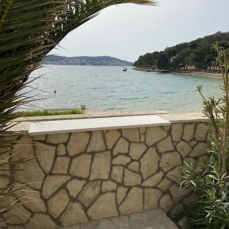 Delfin * Rogoznica (Sibenik-Knin)