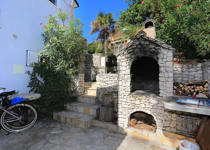 Delfin * Rogoznica (Sibenik-Knin)